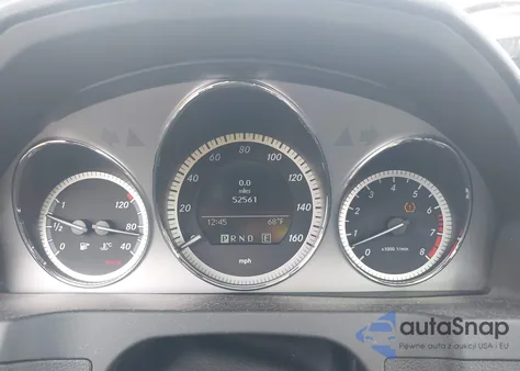 2011 Mercedes-Benz C 300 z USA, uszkodzony, nr VIN WDDGF8BB1BR166056